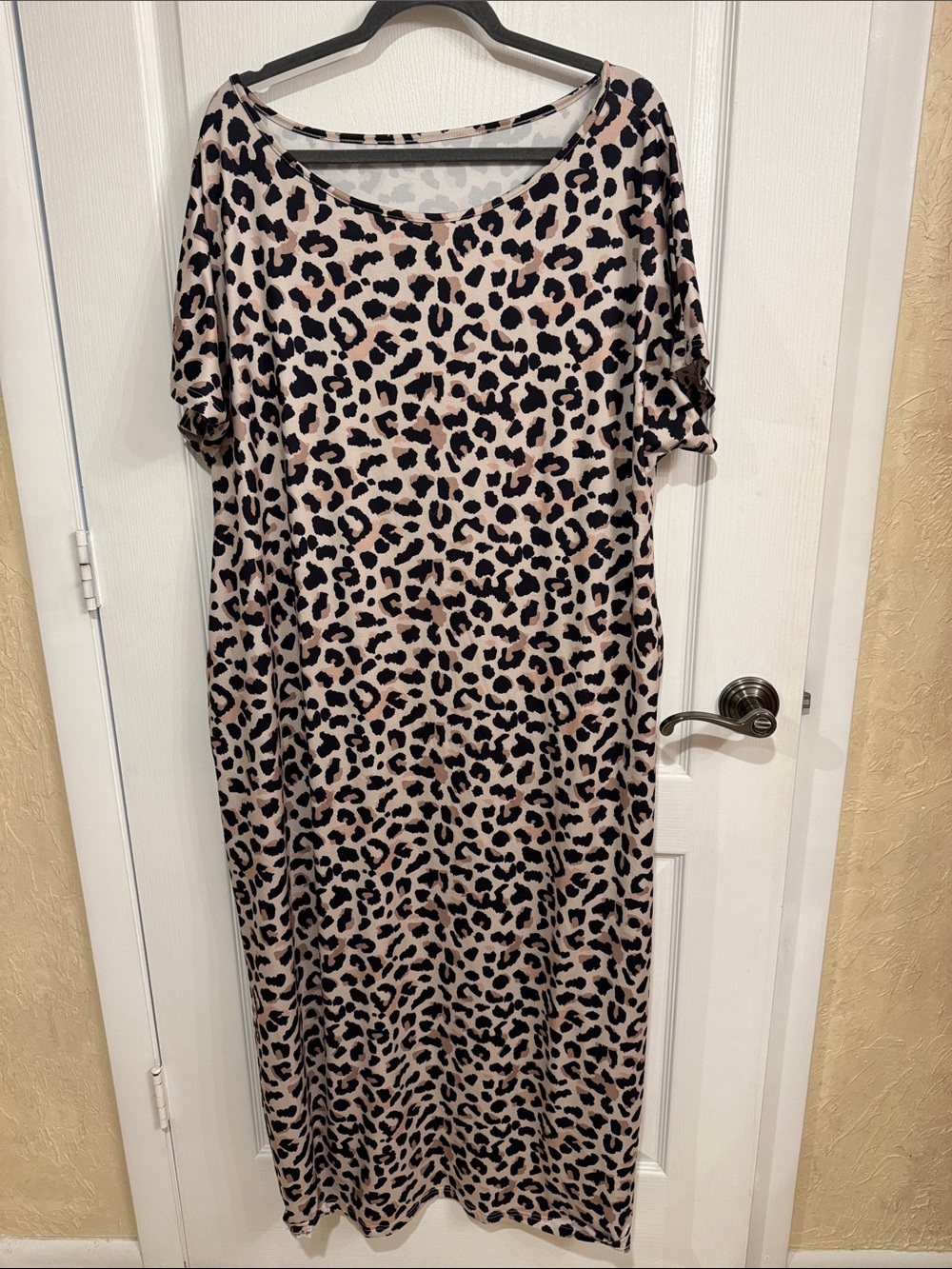 Leopard Print Midi Dress in Beige and Black - Casual Short Sleeve